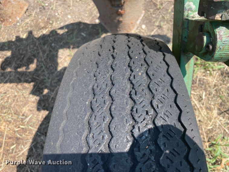 image for item KK9576 John Deere  row crop cultivator