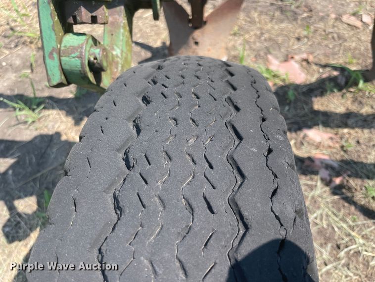 image for item KK9576 John Deere  row crop cultivator