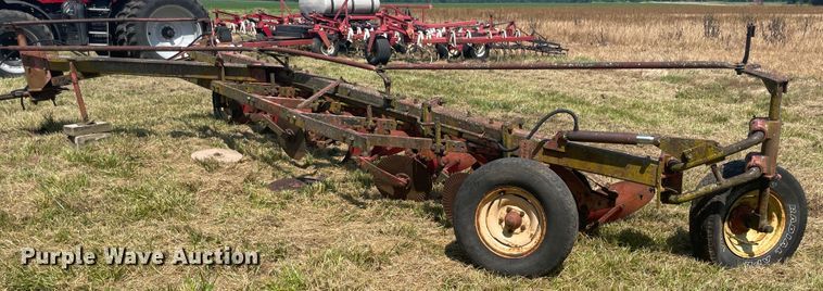 image for item KK9578 Massey Ferguson 880  seven bottom plow