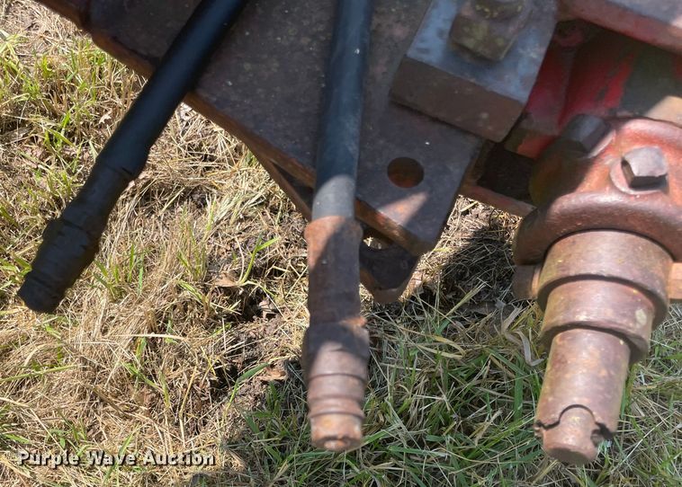 image for item KK9578 Massey Ferguson 880  seven bottom plow