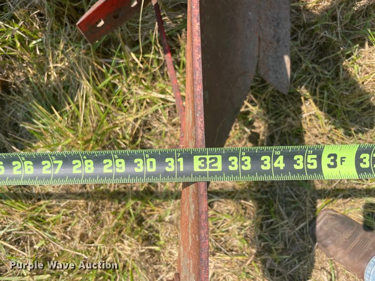 image for item KK9578 Massey Ferguson 880  seven bottom plow