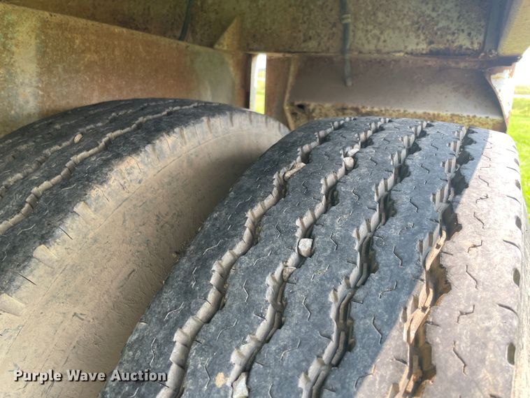 image for item KK9587 1995 Jet  grain trailer