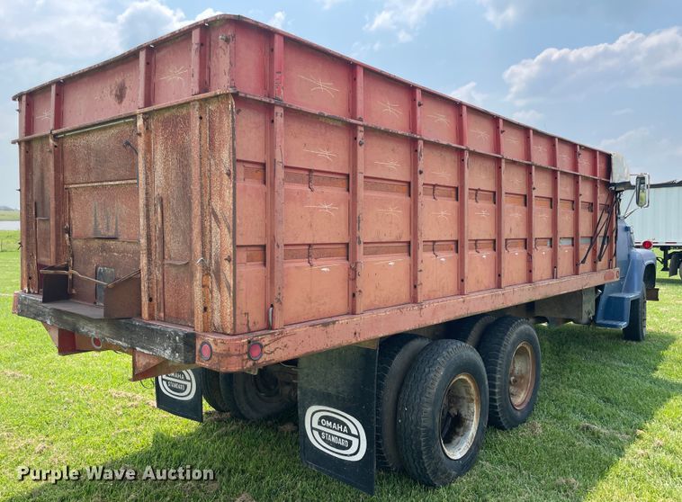 image for item KK9590 1973 Ford N700  grain truck