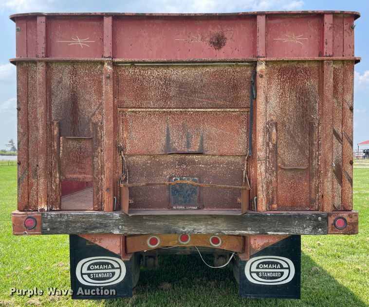 image for item KK9590 1973 Ford N700  grain truck
