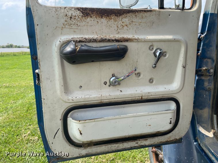 image for item KK9590 1973 Ford N700  grain truck