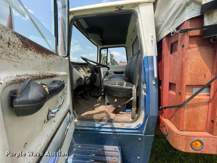image for item KK9590 1973 Ford N700  grain truck