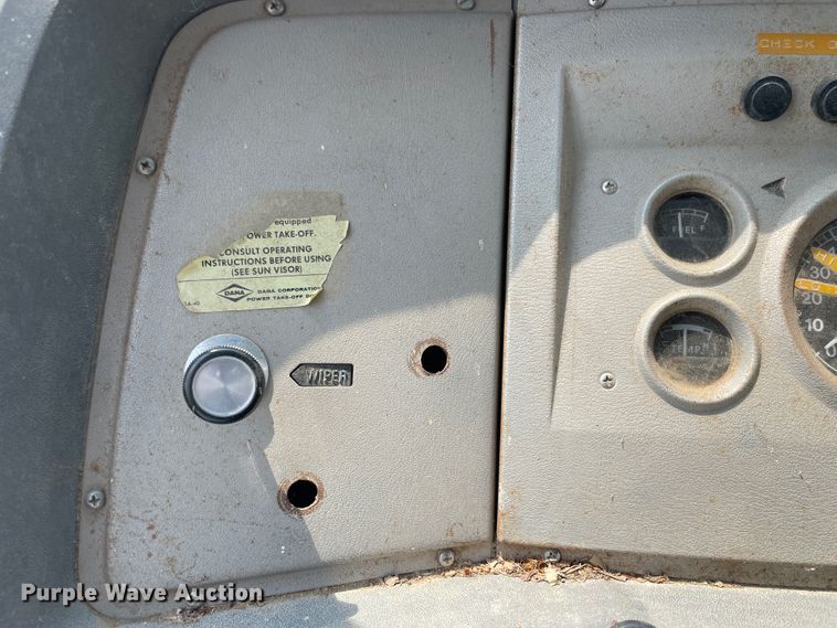 image for item KK9590 1973 Ford N700  grain truck