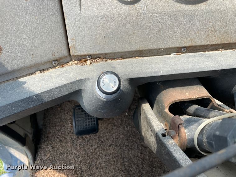 image for item KK9590 1973 Ford N700  grain truck