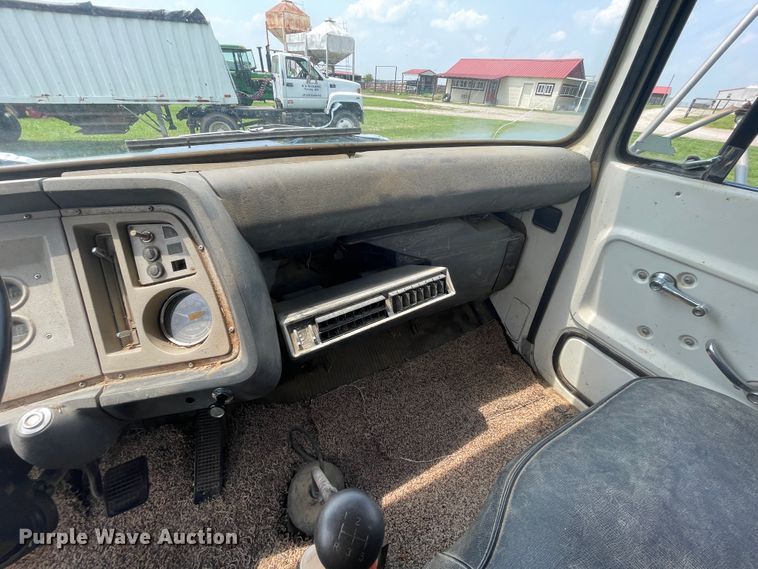 image for item KK9590 1973 Ford N700  grain truck