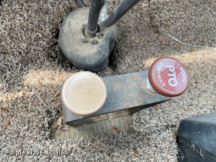 image for item KK9590 1973 Ford N700  grain truck