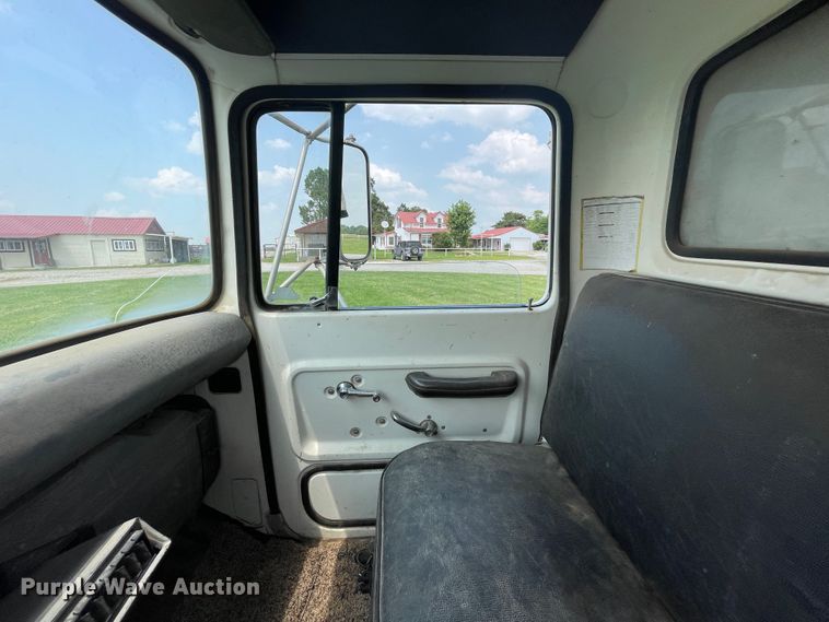 image for item KK9590 1973 Ford N700  grain truck