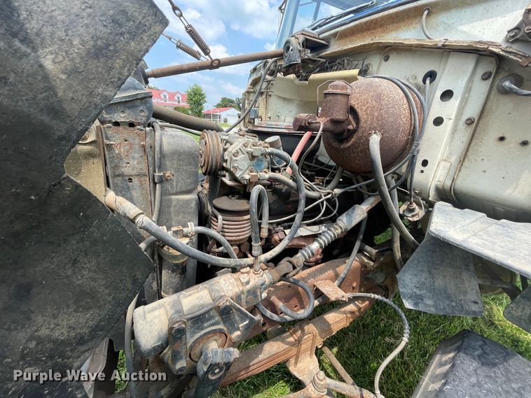 image for item KK9590 1973 Ford N700  grain truck