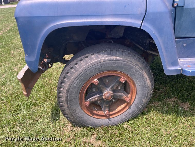 image for item KK9590 1973 Ford N700  grain truck