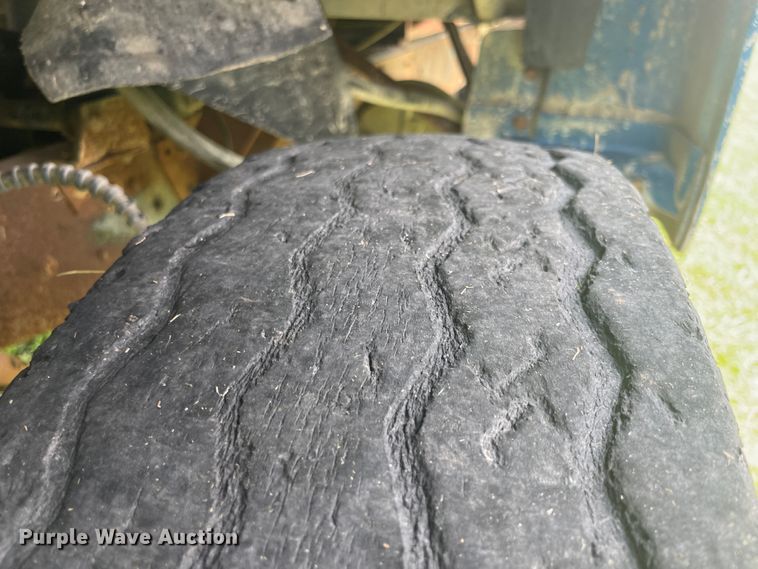 image for item KK9590 1973 Ford N700  grain truck