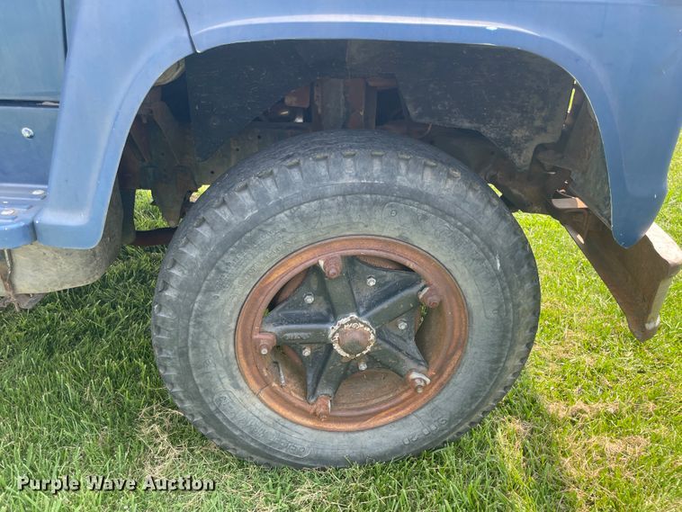 image for item KK9590 1973 Ford N700  grain truck