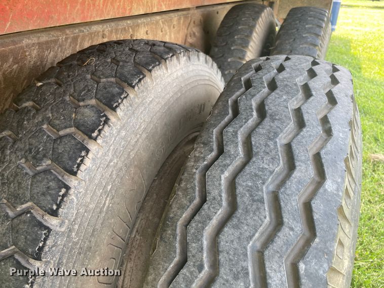 image for item KK9590 1973 Ford N700  grain truck