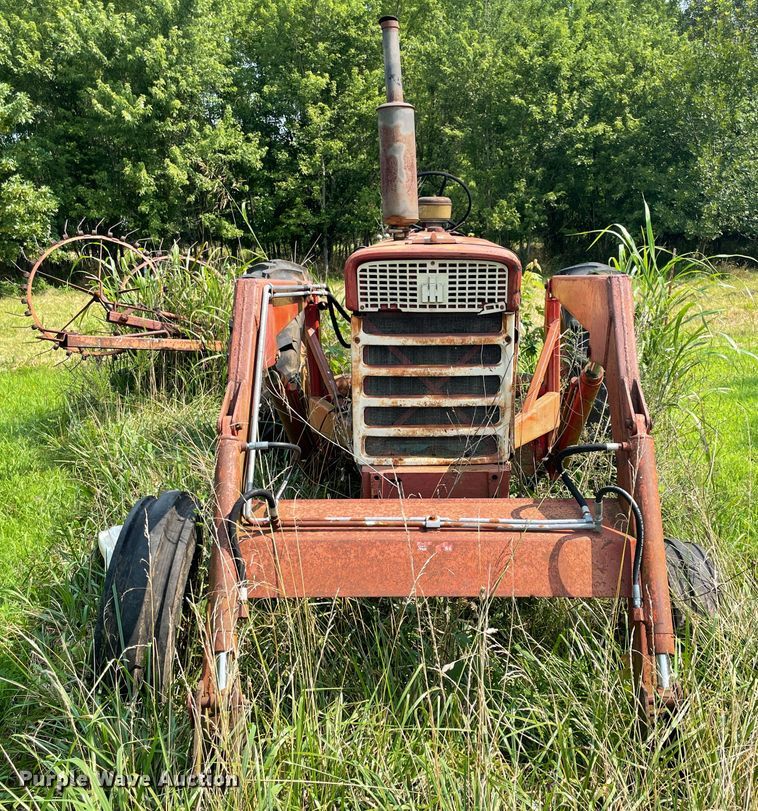 image for item KK9612 Farmall 560  tractor