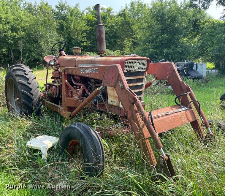 image for item KK9612 Farmall 560  tractor