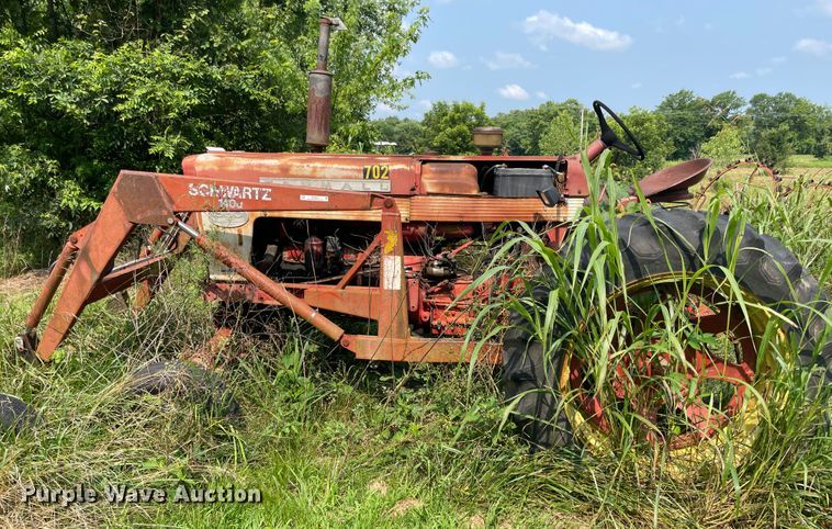 image for item KK9612 Farmall 560  tractor