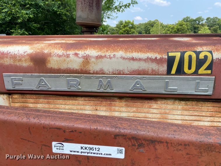 image for item KK9612 Farmall 560  tractor