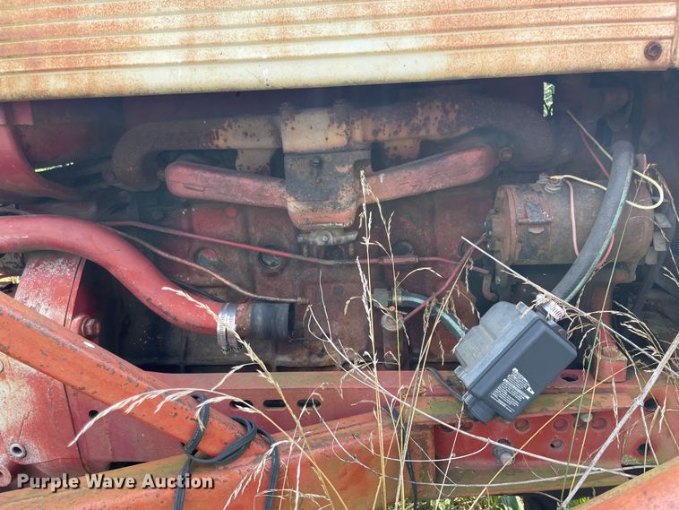 image for item KK9612 Farmall 560  tractor