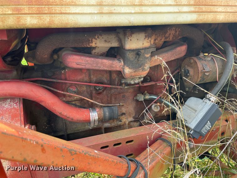 image for item KK9612 Farmall 560  tractor