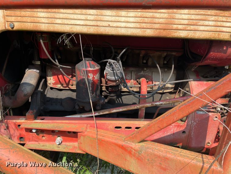 image for item KK9612 Farmall 560  tractor