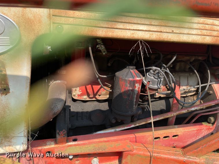 image for item KK9612 Farmall 560  tractor