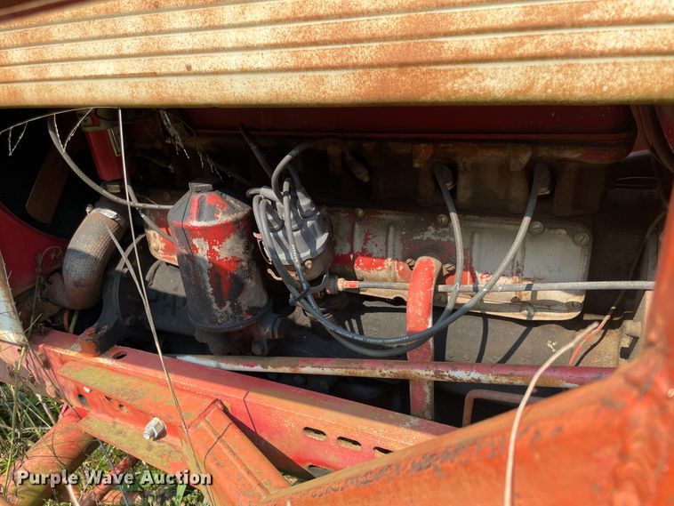 image for item KK9612 Farmall 560  tractor