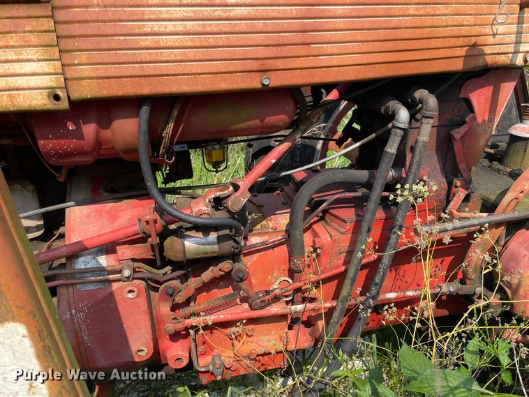 image for item KK9612 Farmall 560  tractor