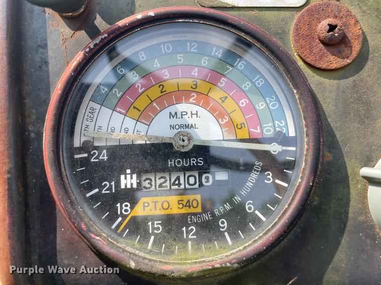 image for item KK9612 Farmall 560  tractor