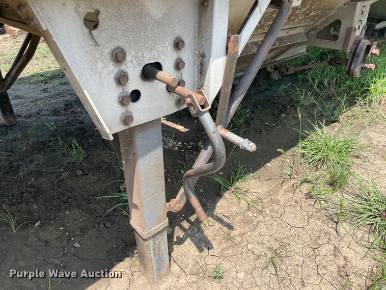 image for item KK9616 2001 Cornhusker  grain trailer