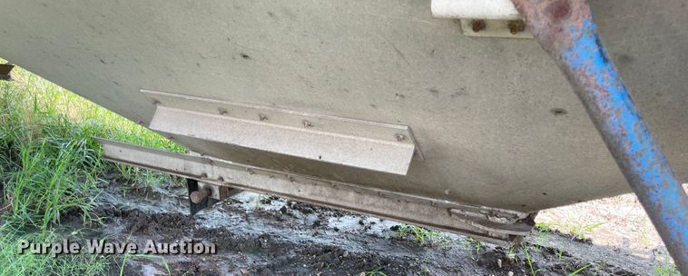 image for item KK9616 2001 Cornhusker  grain trailer