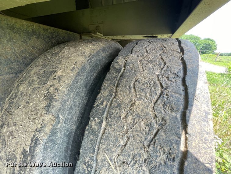 image for item KK9616 2001 Cornhusker  grain trailer