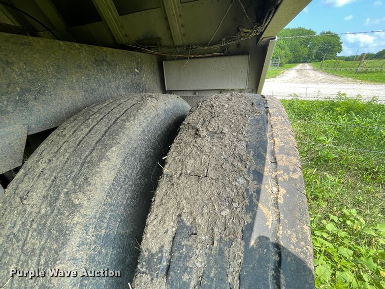 image for item KK9616 2001 Cornhusker  grain trailer