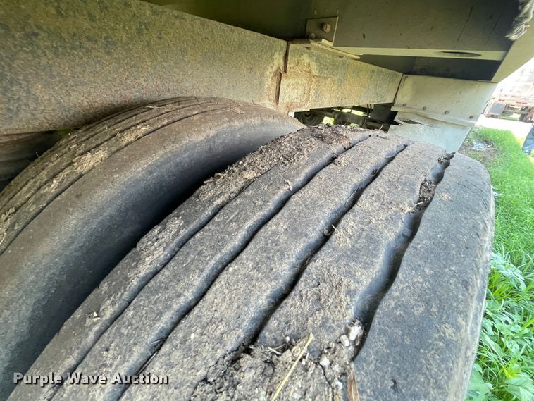 image for item KK9616 2001 Cornhusker  grain trailer