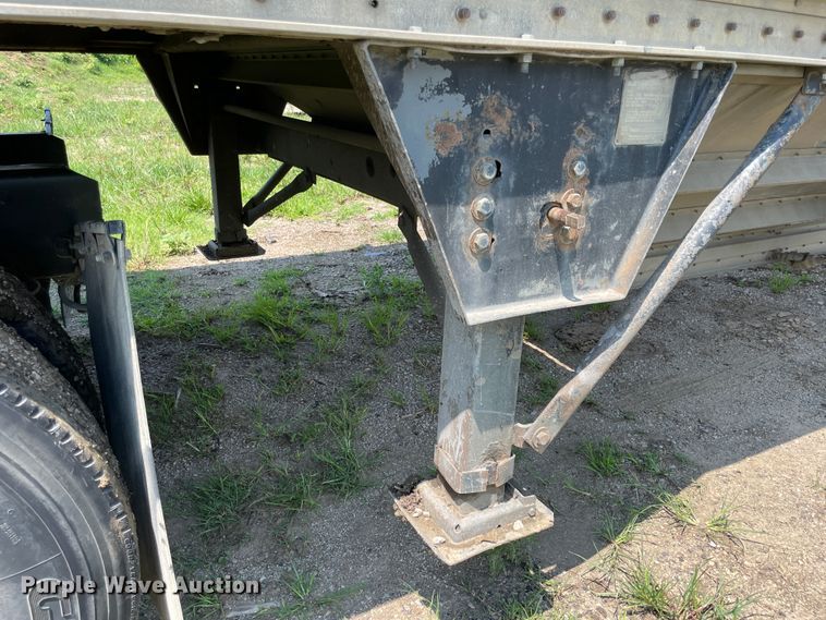 image for item KK9618 1992 Wilson DWH-200 Pacesetter  grain trailer