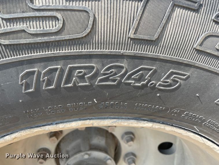 image for item KK9618 1992 Wilson DWH-200 Pacesetter  grain trailer