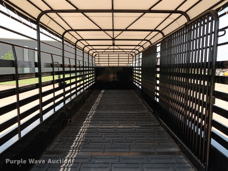 image for item KQ9830 2016 Cm Trailers CMS9440-2800370  livestock trailer