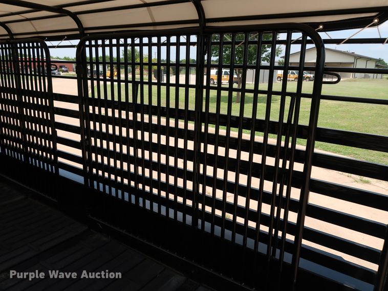 image for item KQ9830 2016 Cm Trailers CMS9440-2800370  livestock trailer