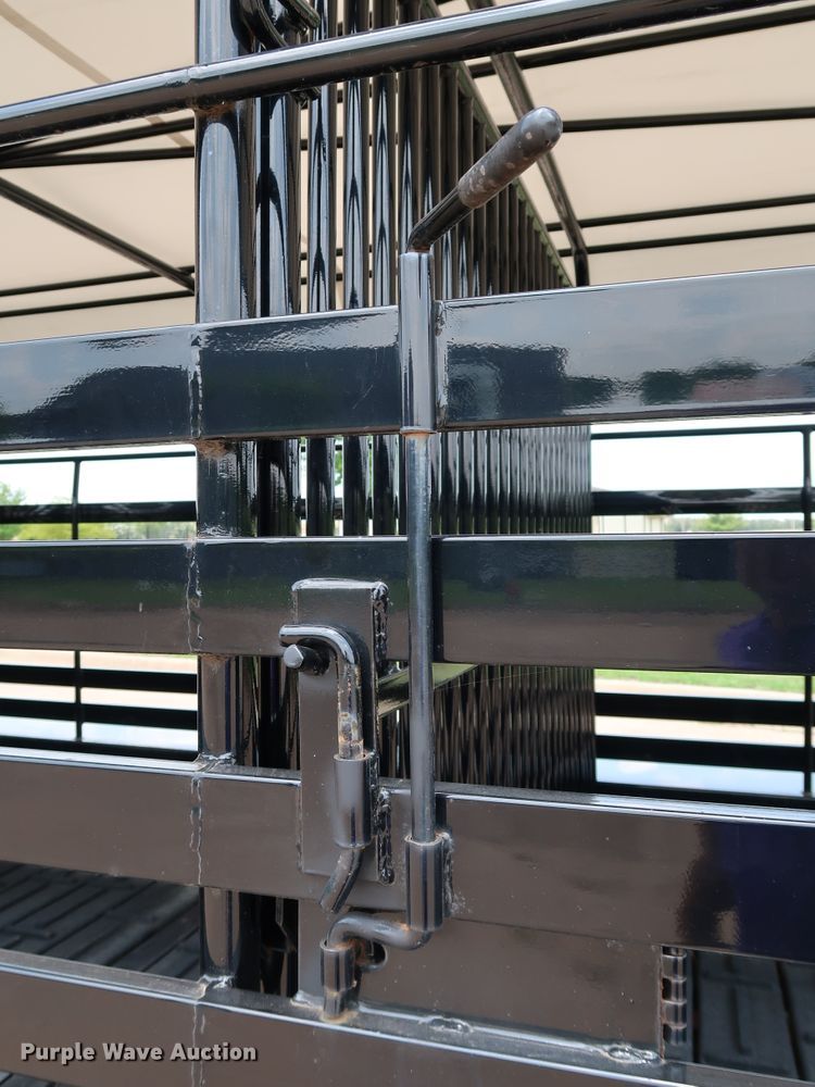 image for item KQ9830 2016 Cm Trailers CMS9440-2800370  livestock trailer