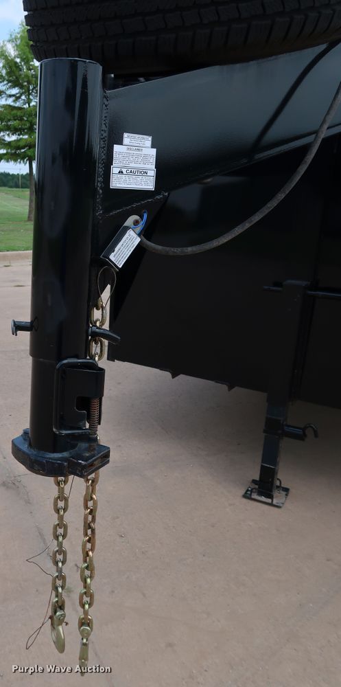 image for item KQ9830 2016 Cm Trailers CMS9440-2800370  livestock trailer