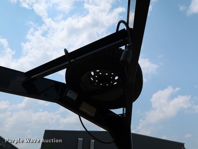 image for item KQ9830 2016 Cm Trailers CMS9440-2800370  livestock trailer