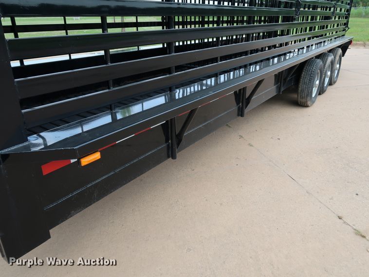 image for item KQ9830 2016 Cm Trailers CMS9440-2800370  livestock trailer