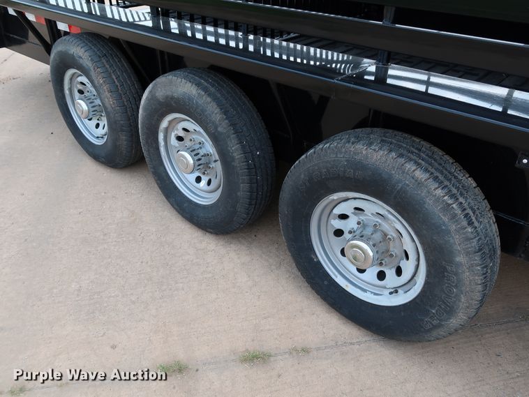 image for item KQ9830 2016 Cm Trailers CMS9440-2800370  livestock trailer