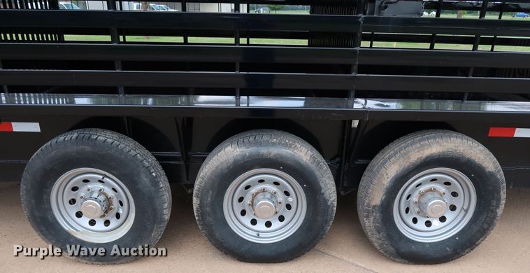 image for item KQ9830 2016 Cm Trailers CMS9440-2800370  livestock trailer