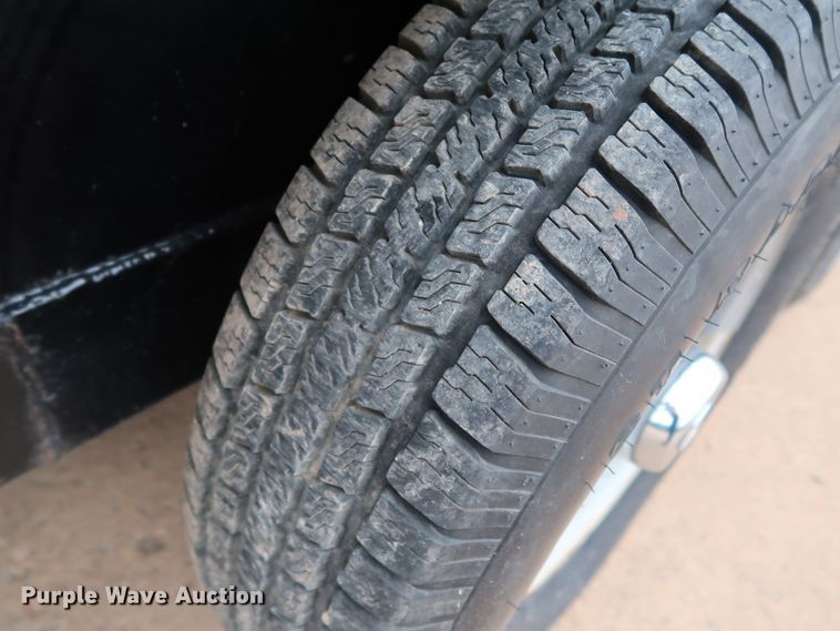 image for item KQ9830 2016 Cm Trailers CMS9440-2800370  livestock trailer