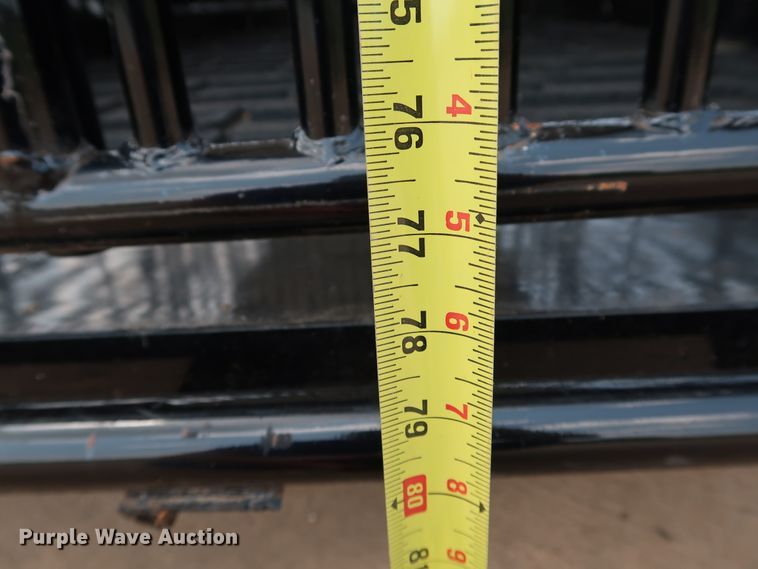 image for item KQ9830 2016 Cm Trailers CMS9440-2800370  livestock trailer