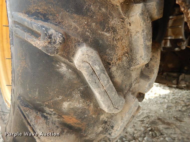 image for item KU9375 2009 John Deere 620i  utility vehicle