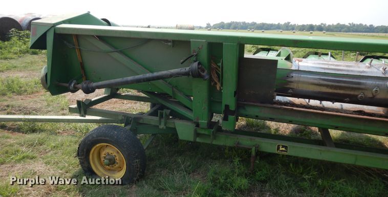 image for item KU9384 John Deere 853A  all-crop head